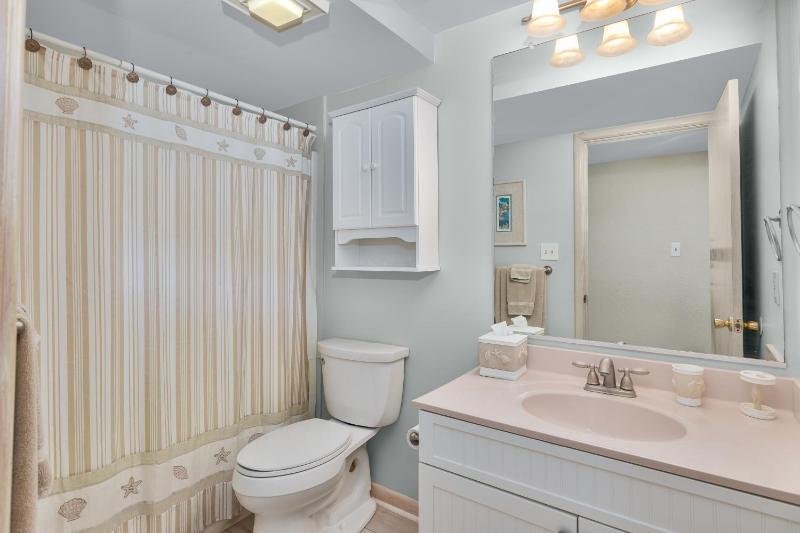 5604 - Seaside Retreat - image 12