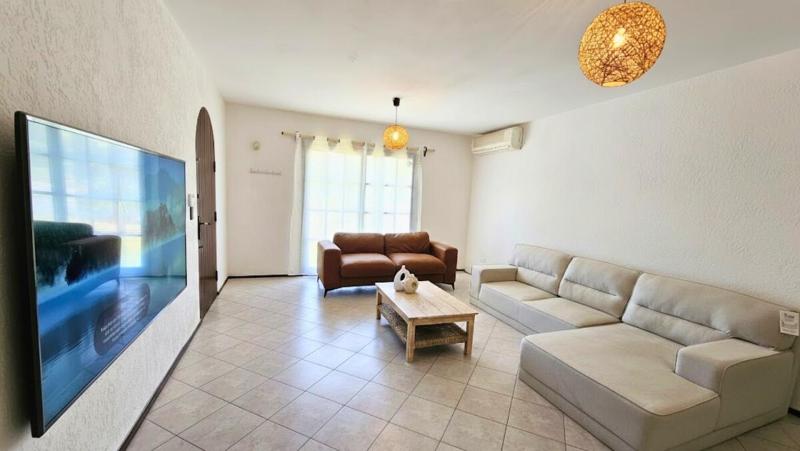 Casa a 1 cuadra de Playa Mansa Piscina y BBQ - image 12