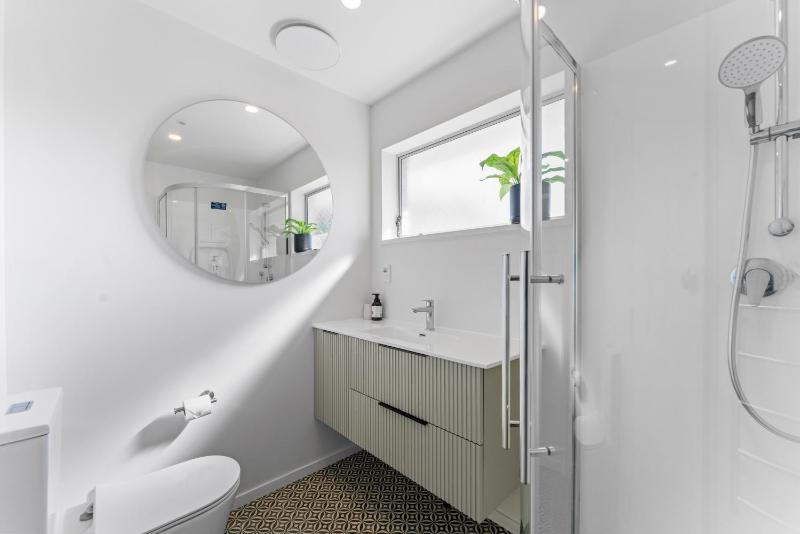 Jacksons - Two Mile Bay Holiday Home - image 9