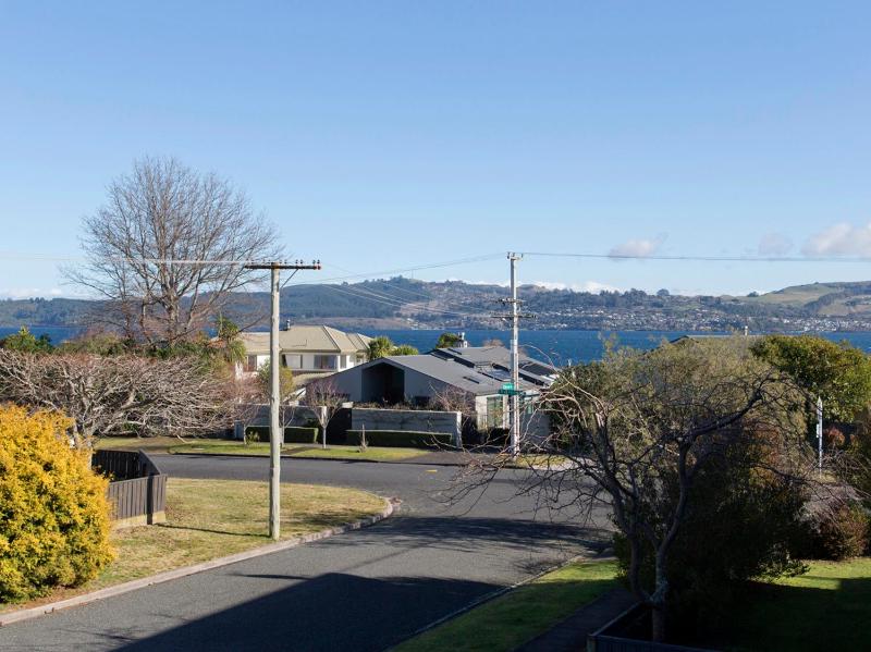Jacksons - Two Mile Bay Holiday Home - image 13
