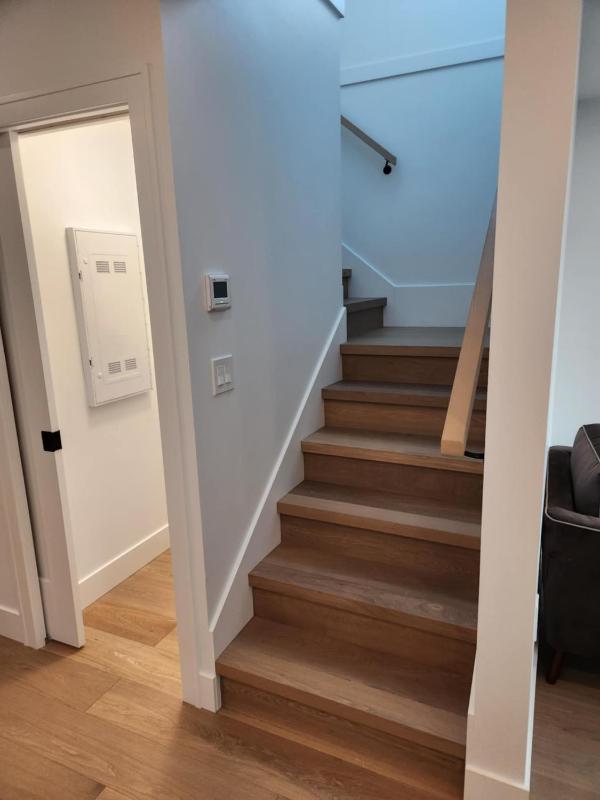 Vancouver modern Townhouse Contemporary two bedroom home with complimentary in suite laundry - image 2