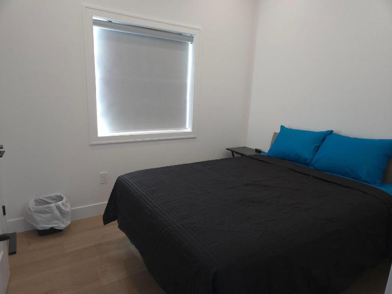 Vancouver modern Townhouse Contemporary two bedroom home with complimentary in suite laundry - image 8