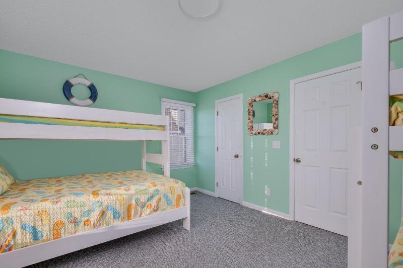 5591 - Beach Please - image 11