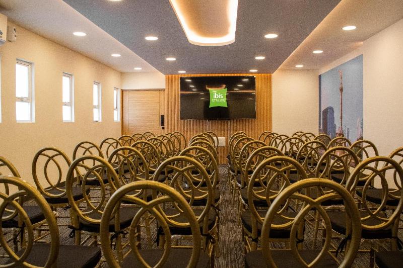 ibis Styles Mexico Reforma - image 19