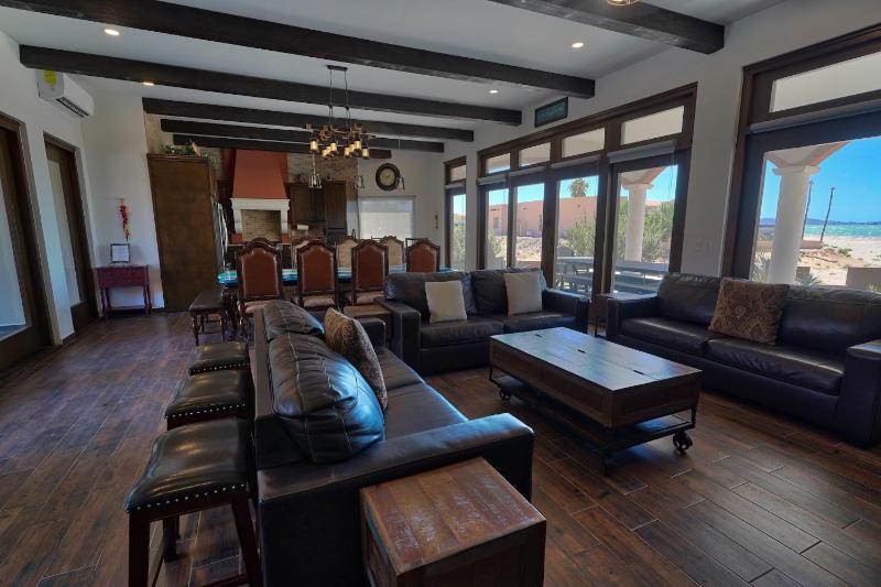 Seaside Hacienda 6 Bedrooms - image 5