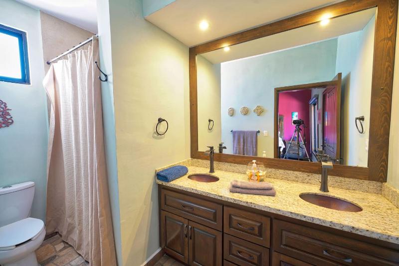 Seaside Hacienda 6 Bedrooms - image 35