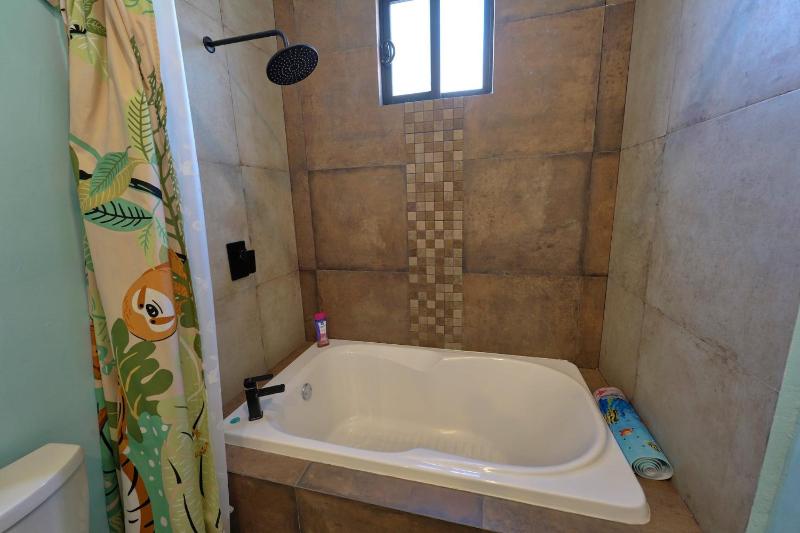 Seaside Hacienda 6 Bedrooms - image 27