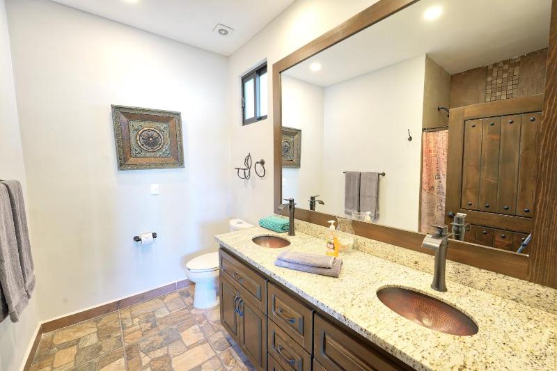 Seaside Hacienda 6 Bedrooms - image 34