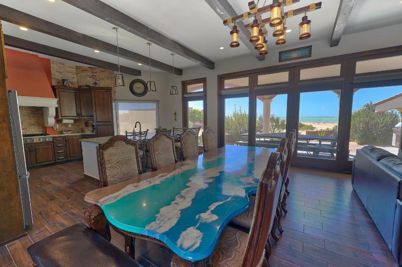 Seaside Hacienda 6 Bedrooms - image 8
