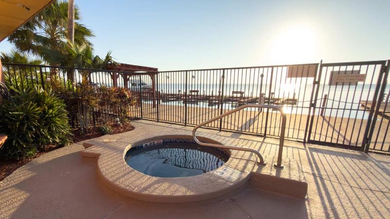 Direct Bayfront Sunsets - Boat Docks - Pool - Fish apts - image 33