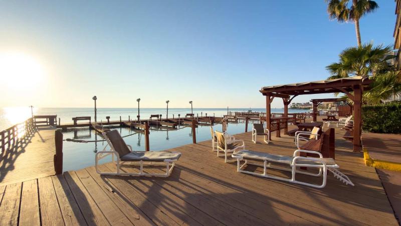 Direct Bayfront Sunsets - Boat Docks - Pool - Fish apts - image 35