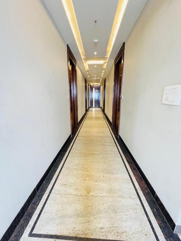 The Taj Crown Plaza - image 11