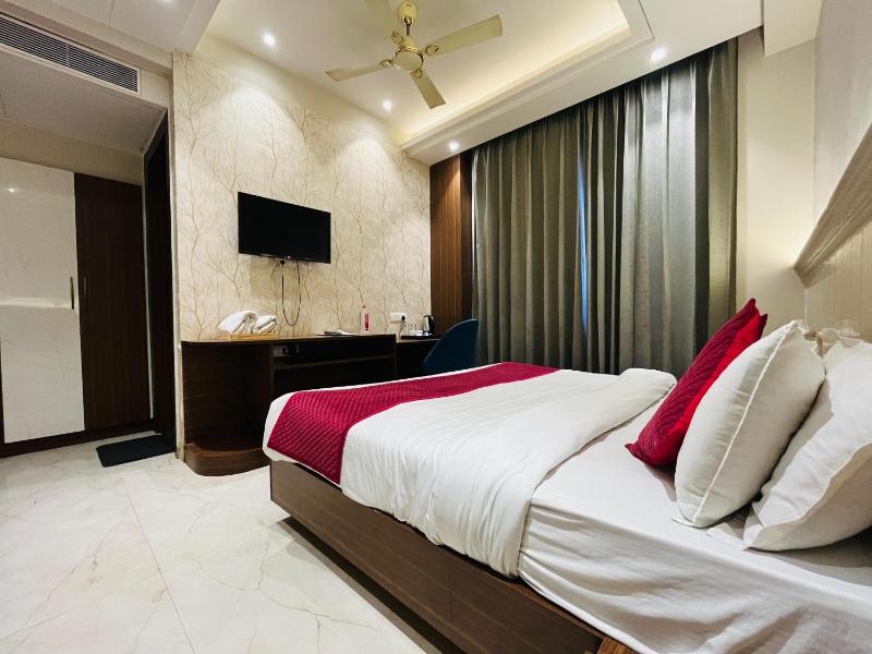 The Taj Crown Plaza - image 16