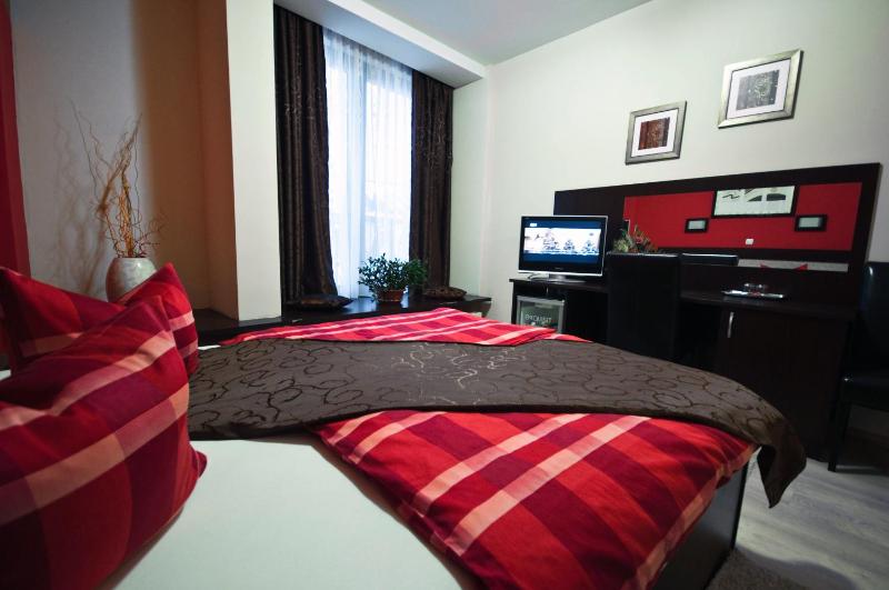 Deluxe Double Room image 2