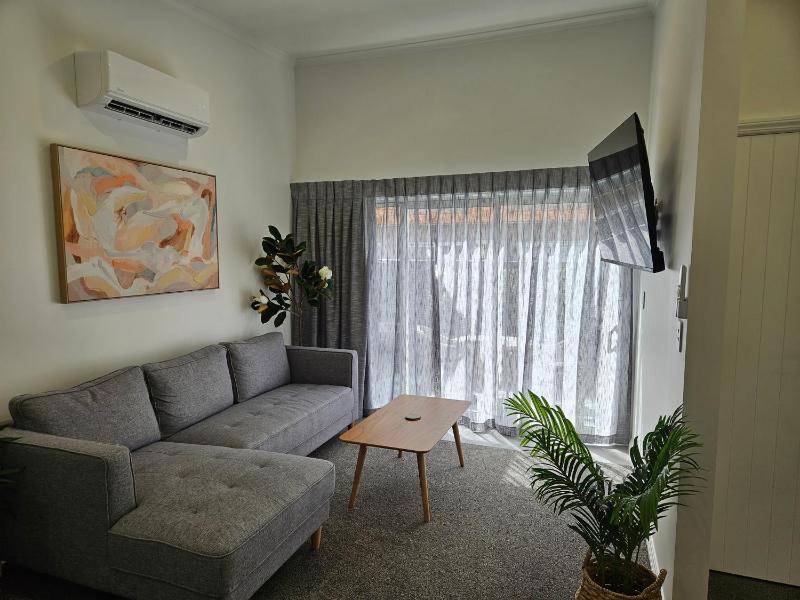 Redwood Apartments - image 50