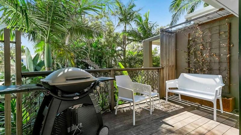 Tropical Escape a Sunshine Beach Retreat - image 7
