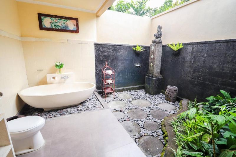 Ubud Garden View Suite Relaxing Pool Stay - image 12