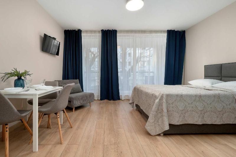 Functional & Cozy Studio close to the City Center with Balcony by Noclegi Renters - image 15
