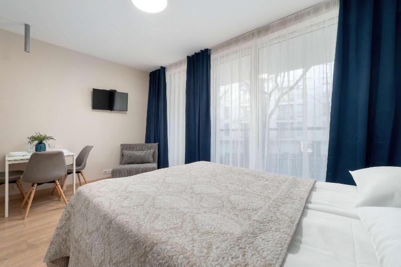 Functional & Cozy Studio close to the City Center with Balcony by Noclegi Renters - image 4