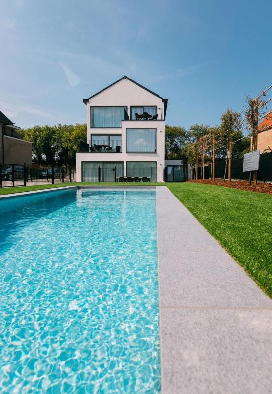 Luxury Apartment with 4 Rooms Pool and Modern Comfort - image 42