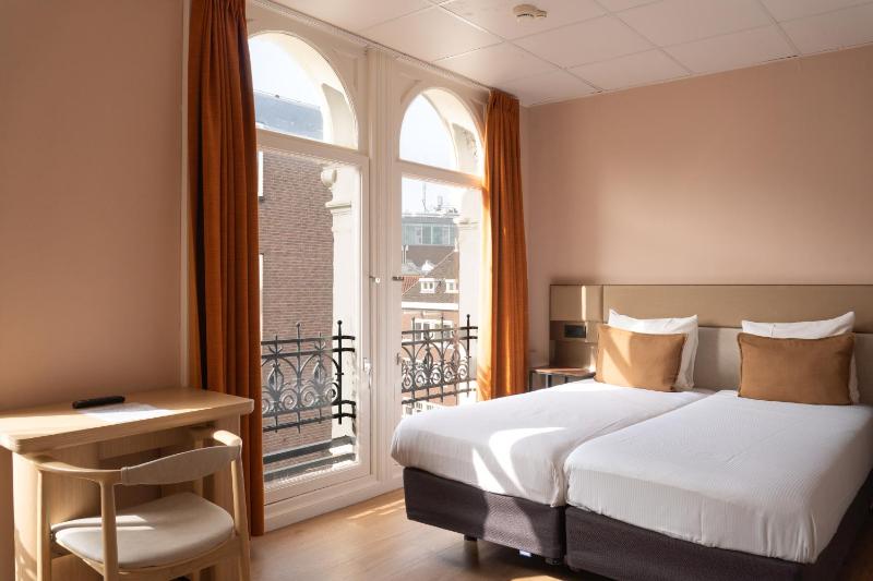 CS Hotel - image 15