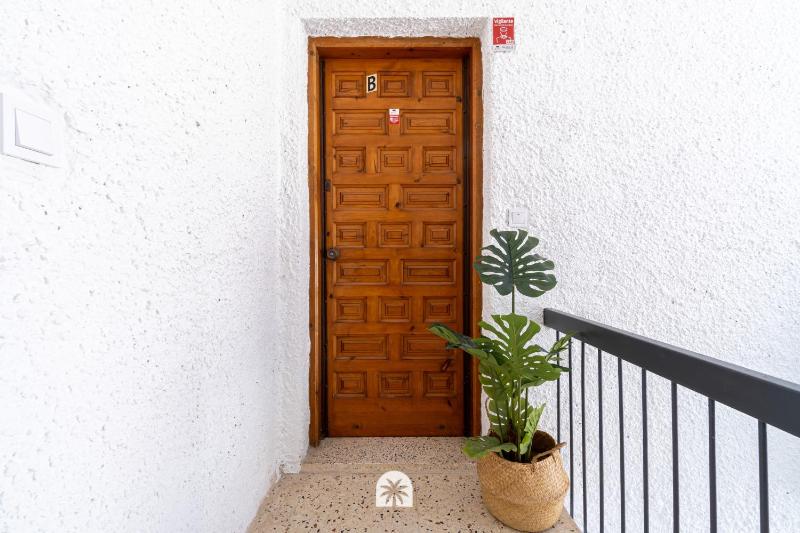 Mediterranean Way - Apartamento privado en villa compartida con piscina - image 43