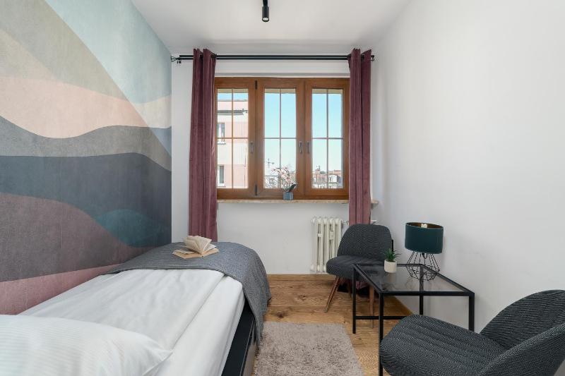 Comfortable Two-Bedroom Apartment in Poznań by Noclegi Renters - image 14