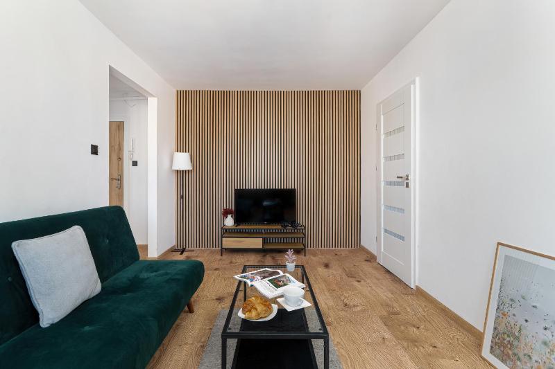 Comfortable Two-Bedroom Apartment in Poznań by Noclegi Renters - image 18