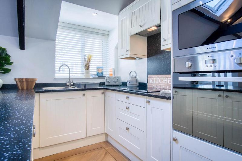 Penthouse At The Mews - 2 Bed Pet Friendly Apartment - Tenby - image 37