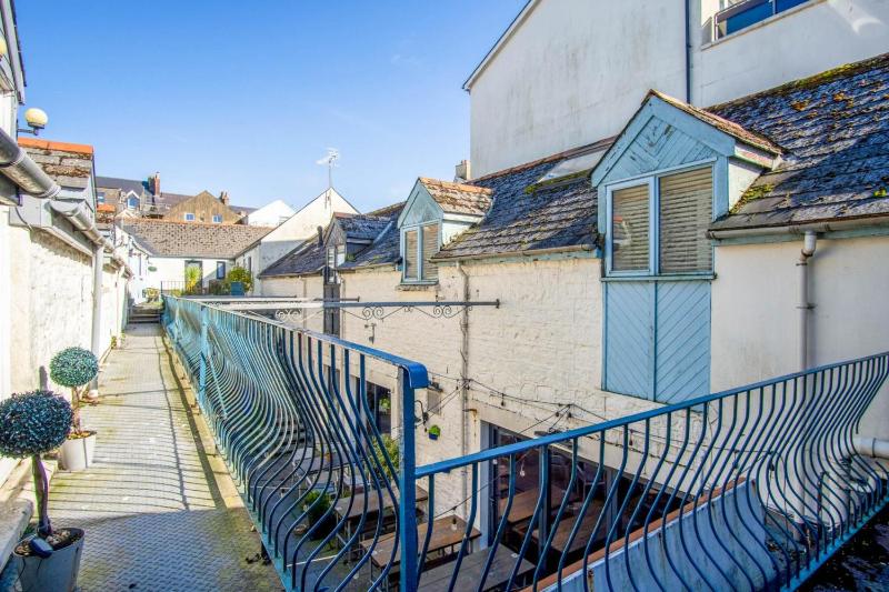 Penthouse At The Mews - 2 Bed Pet Friendly Apartment - Tenby - image 41