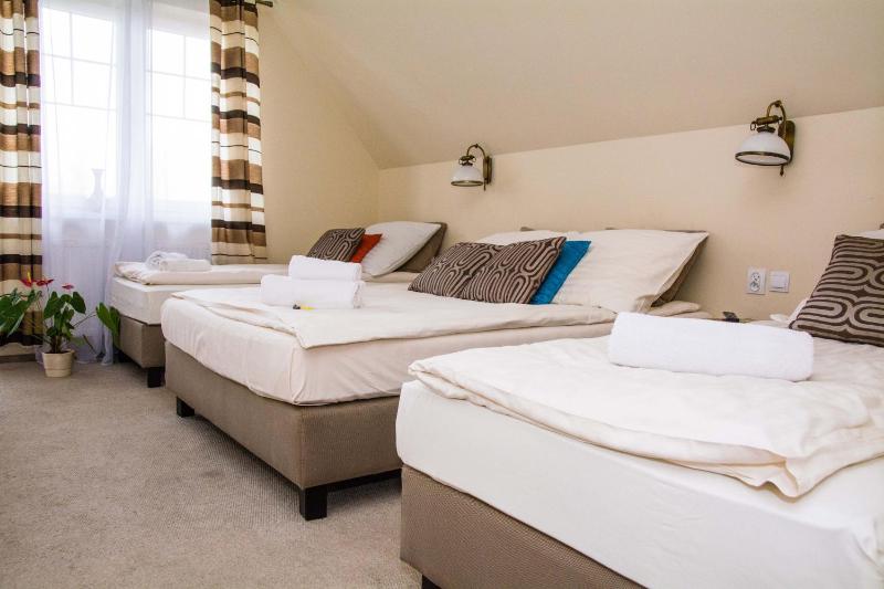 Quadruple Room image 3