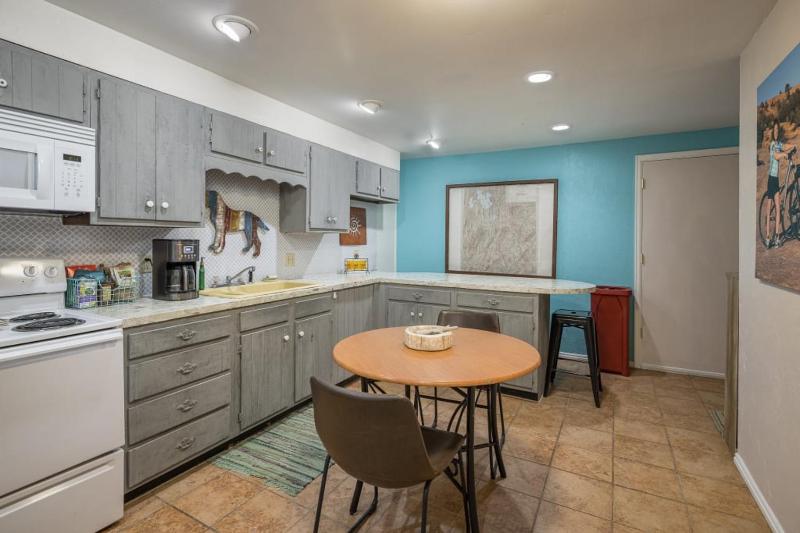 Apache Motel - image 43