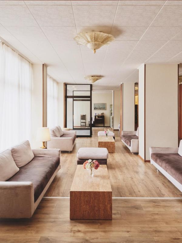 Ilgo Hotel - image 1