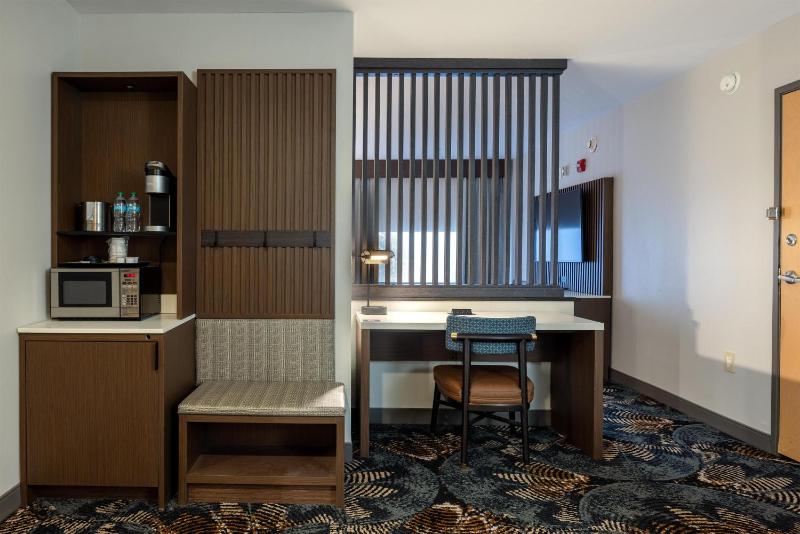 DoubleTree By Hilton Hotel Savannah Airport - image 30