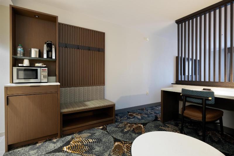 DoubleTree By Hilton Hotel Savannah Airport - image 22
