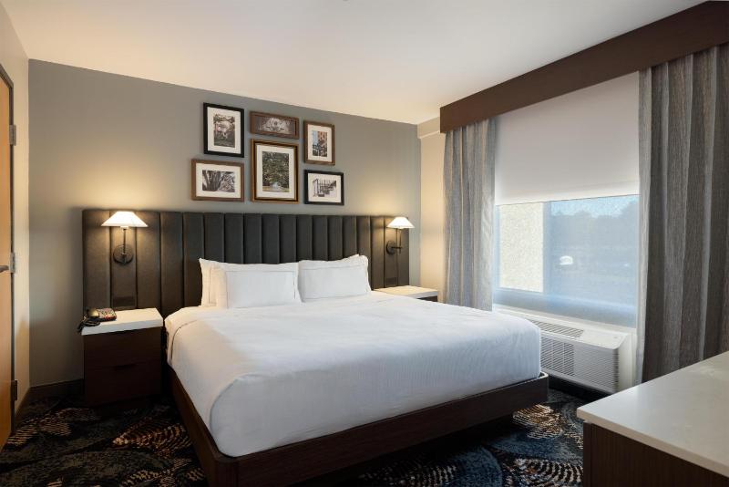 DoubleTree By Hilton Hotel Savannah Airport - image 12