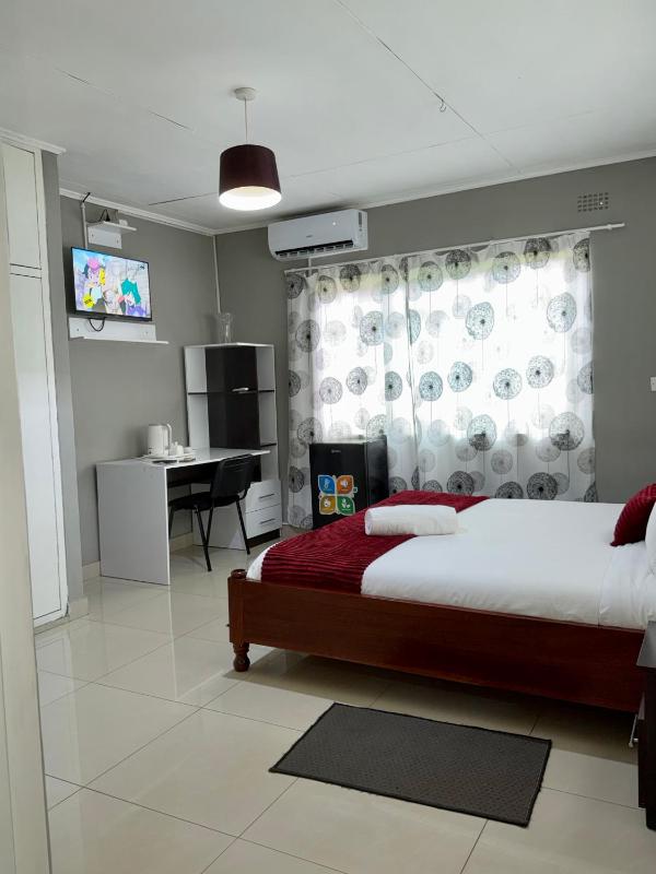 Homely Lodge And Apartments - image 1