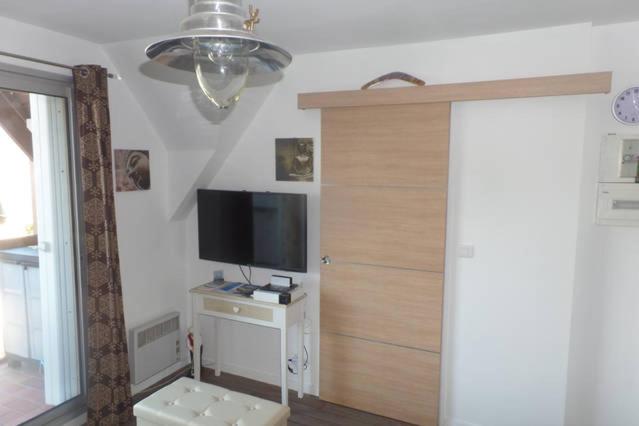 Apartment with Terrace image 4