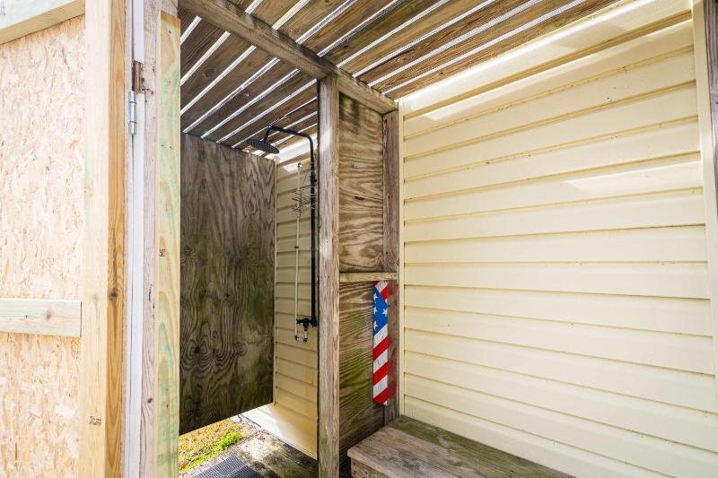 New Listing Walk to Beach Hot Tub & Games - image 10