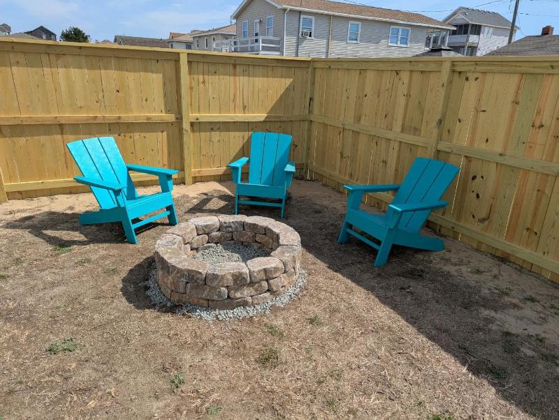 New Listing Walk to Beach Hot Tub & Games - image 24