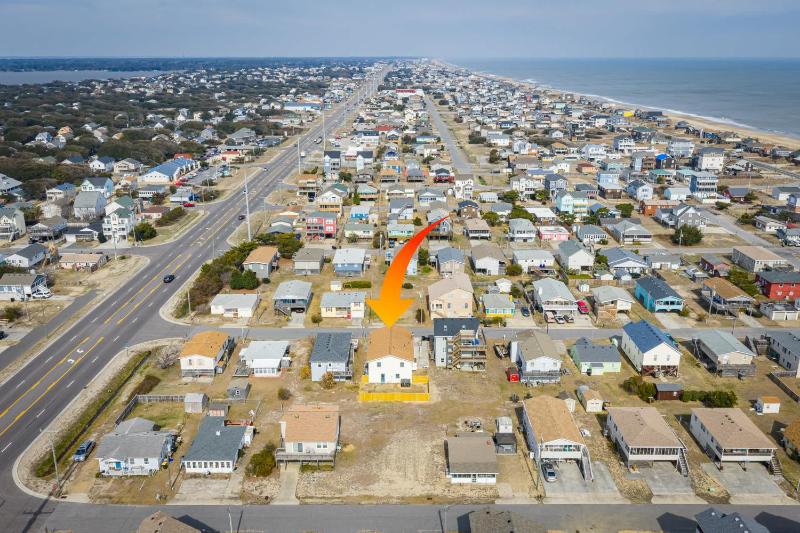 New Listing Walk to Beach Hot Tub & Games - image 18