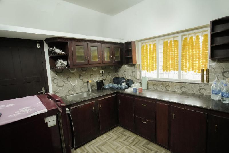 SR Lakefront Villa & Luxury houseboats - image 6