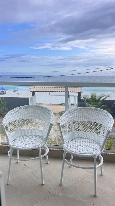 Casa frente ao mar pé na areia - image 34