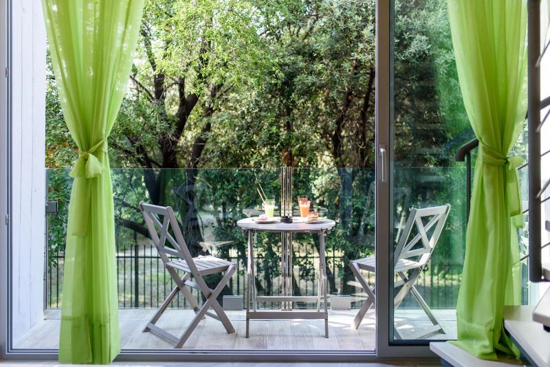 One-Bedroom Duplex Apartment with Terrace and Balcony  image 3