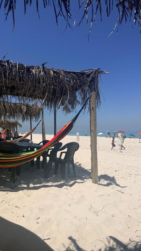 Casa frente ao mar pé na areia - image 17