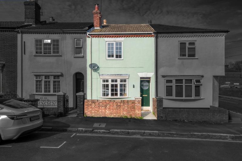 Large Luxury 4 Bed Chic House Southampton Centre Great for groups! Parking available Sleeps 7- By Blue Puffin Stays - image 36