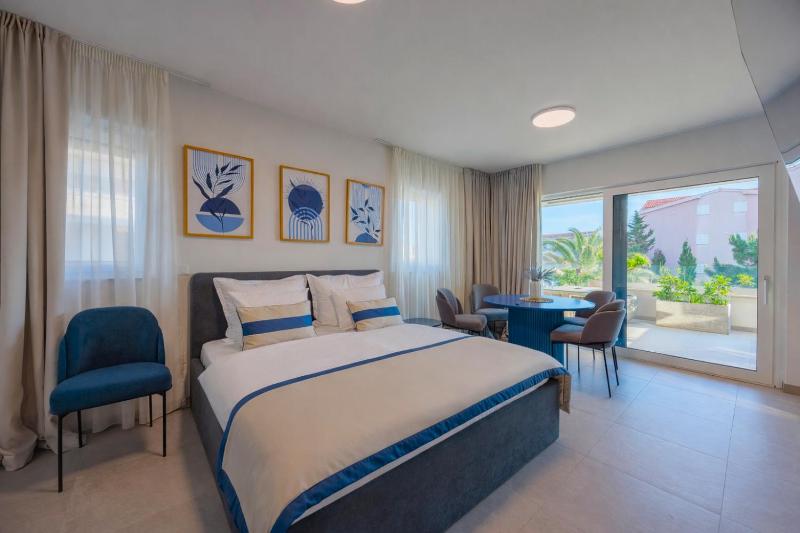 Apartments Dernaj - image 12