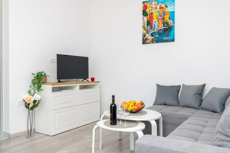 Apartment Comfort - image 1