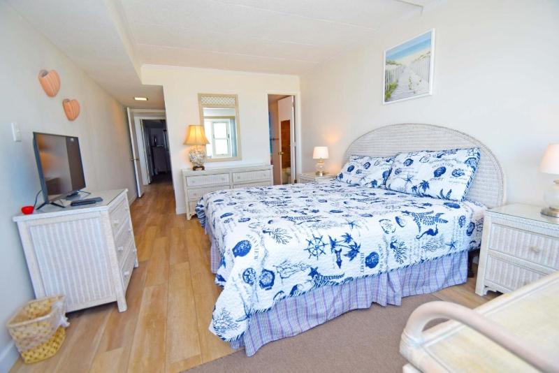 Ocean Hideaway 211 - image 9