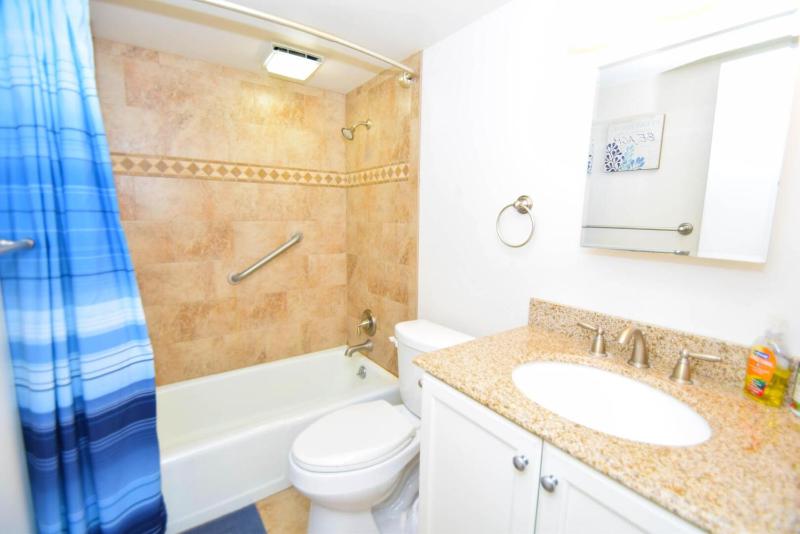 Ocean Hideaway 211 - image 12